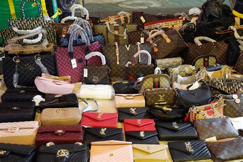 downtown vendor sells fake prada purses|fake handbags nyc.